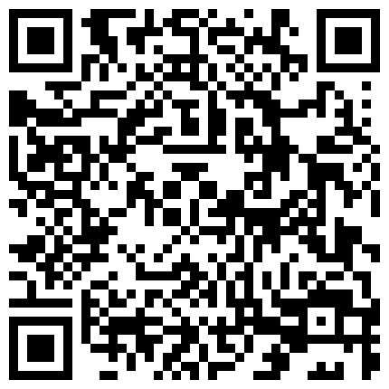 黑客破解家庭网络摄像头监控偷拍穿保健内裤的纹身小哥和刚干完饭的媳妇啪啪完事人手一个大苹果开啃的二维码
